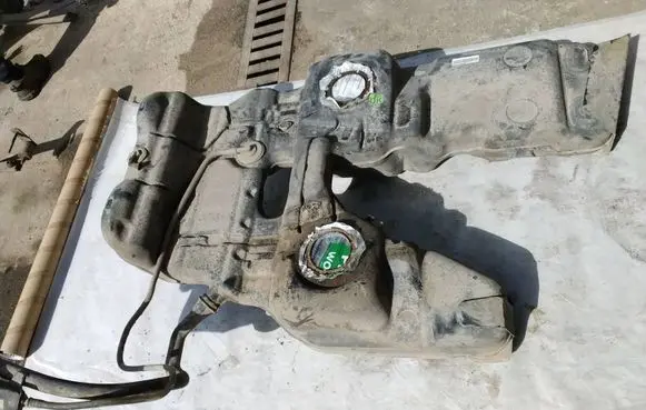 Audi Q7 4L Fuel tank 7L8201085B TAUFS346650489