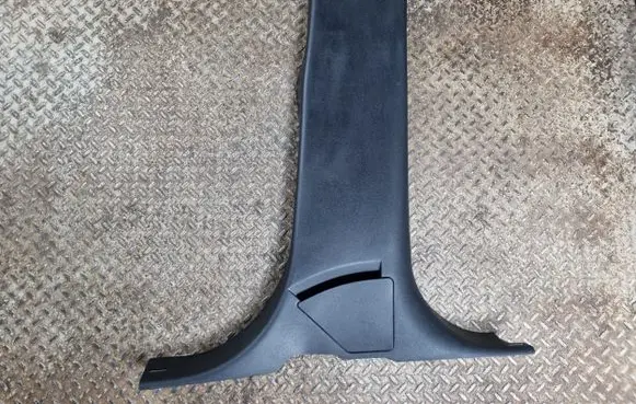 Land Rover Range Rover Evoque L538 (B) pillar trim (bottom) BJ32243A52AF