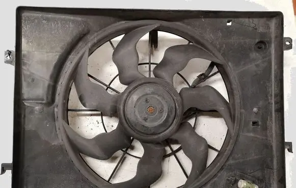 Hyundai Tucson JM Electric radiator cooling fan