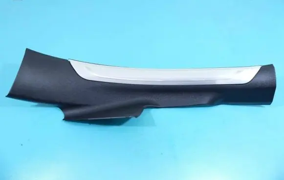 Foot area side trim
