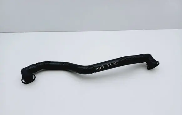 Audi A4 S4 B5 8D Breather hose/pipe 8E0133889E