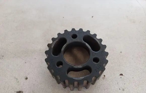 Volkswagen Sharan Fuel pump gear (pulley) 03L130111E