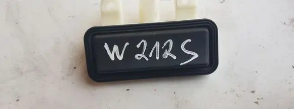 Mercedes-Benz E W212 Tailgate opening switch 2218702410