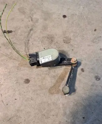 Audi Q7 4L Air suspension front height level sensor 7L0616571D