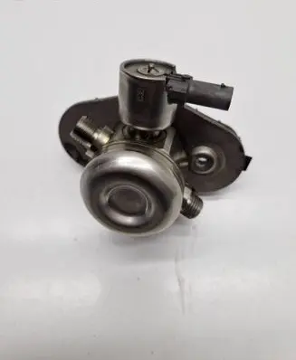 BMW X1 F48 F49 Fuel injection high pressure pump 13517636881 7000401589 7636881