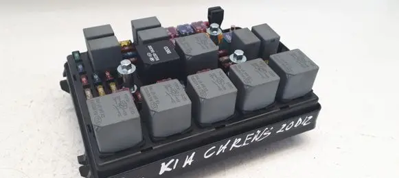 KIA Carens I Fuse module 0K2KBJ3JB
