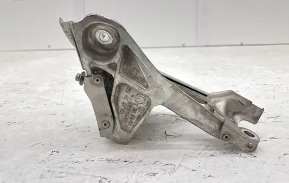 BMW M4 F82 F83 Engine mounting bracket 2284204