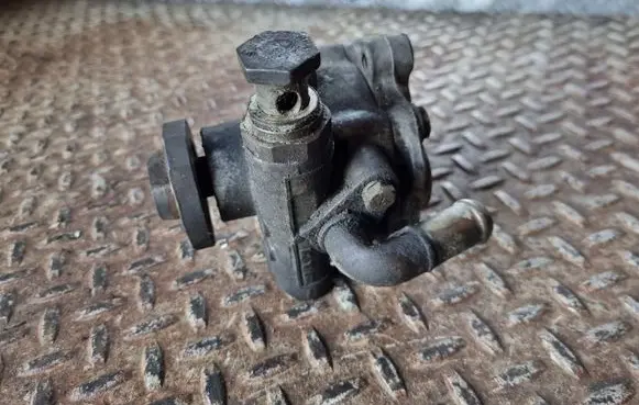 Audi A3 S3 8L Power steering pump 1J0422154B