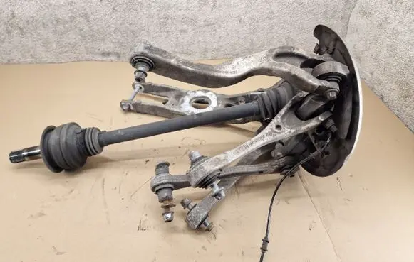 Rear wheel hub spindle/knuckle