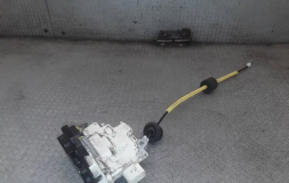 Audi A6 S6 C6 4F Rear door lock 4F0839016A