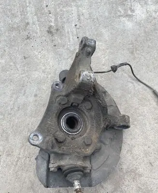 Volvo V70 Front wheel hub