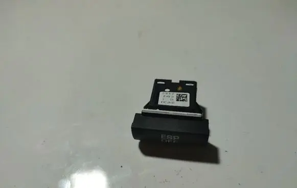 Skoda Octavia Mk2 (1Z) ESP (stability program) switch 1Z0927134B