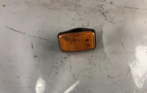 Nissan Patrol Y61 Front fender indicator light