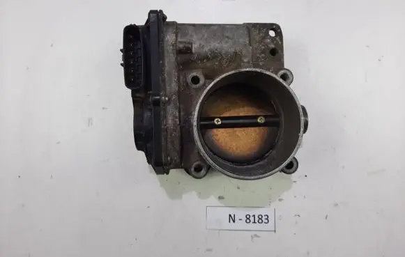 Volvo V50 Throttle valve 8677694