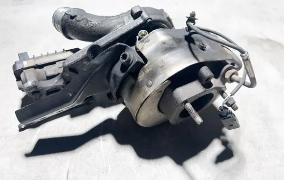 Audi Q7 4L Turbo 057145777 7634920005
