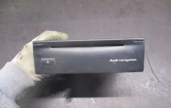 Audi A4 S4 B7 8E 8H Navigation unit CD/DVD player 4B0919887E