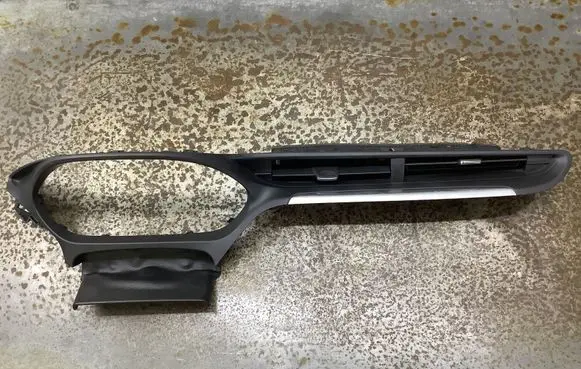 Chevrolet Bolt Dashboard center trim panel 42450068 T11132