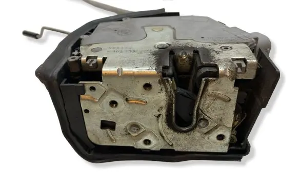 BMW X5 E53 Front door lock 8402539 V0839