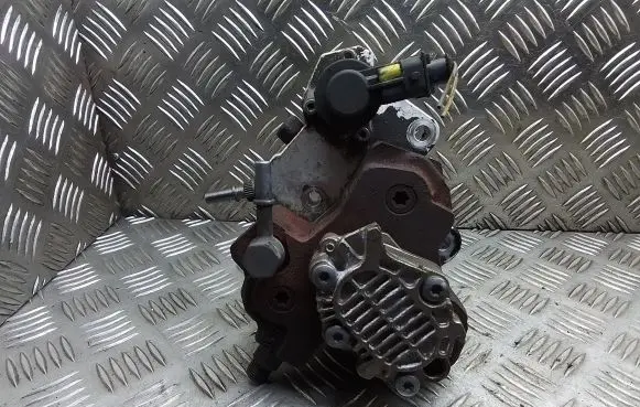Opel Vivaro Fuel injection high pressure pump 8200680077 0445010099 H8200385478