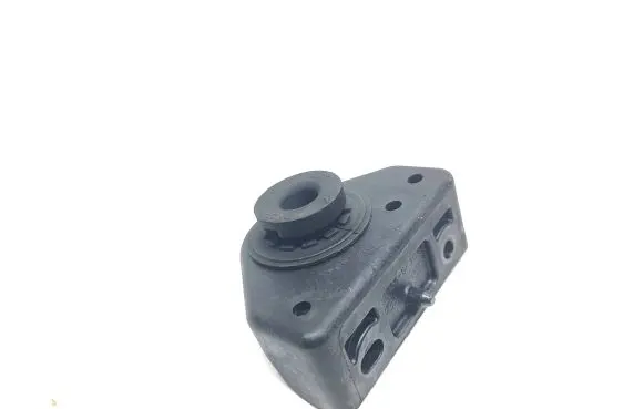 Hyundai Tucson TL Radiator mount bracket