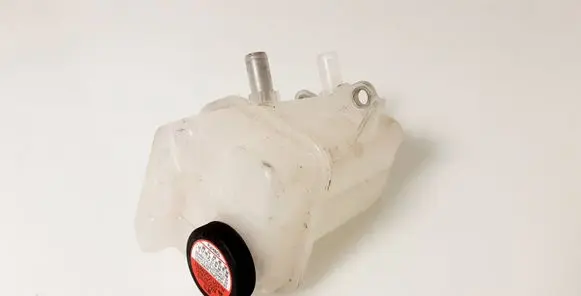 Lexus CT 200H Coolant expansion tank/reservoir