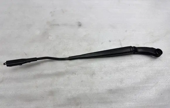Ford Mustang VI Front wiper blade arm 24029324