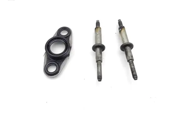 Mazda 6 Fuel Injector clamp holder R2AA