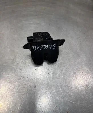 KIA Sorento Front door lock A045777 812303Z000