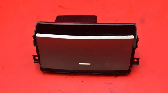 Glove box
