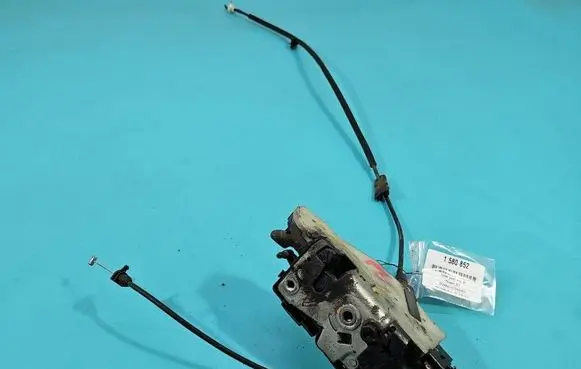 Peugeot 207 Front door lock 24087816 IMPRK1580852