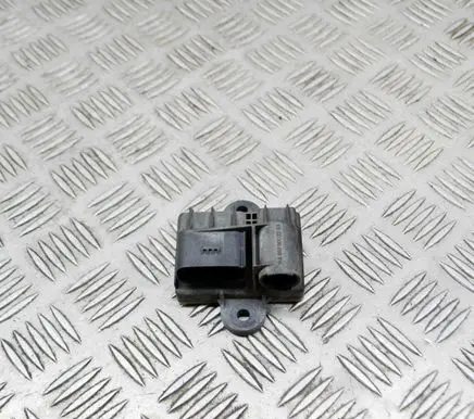 Mercedes-Benz A W176 Glow plug pre-heat relay 51299056B A6519002203