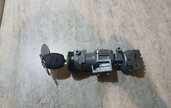 Ford S-MAX Ignition lock 3M513F880AC