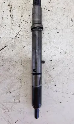 Audi A6 S6 C5 4B Fuel injector 059130201F