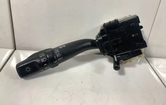 Toyota Avensis T250 Indicator stalk 173650