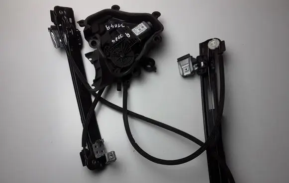 Seat Ibiza IV (6J,6P) Front door window regulator with motor 120947