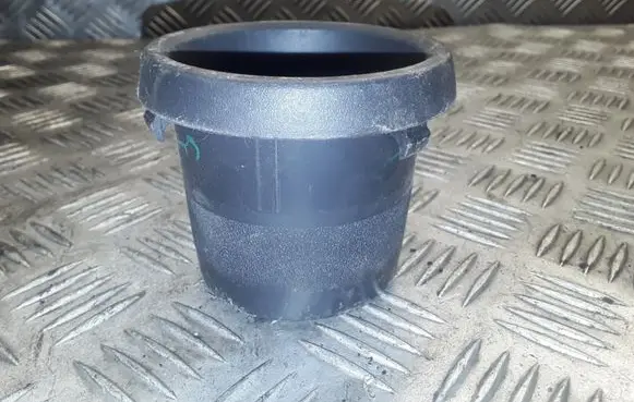 Cup holder front