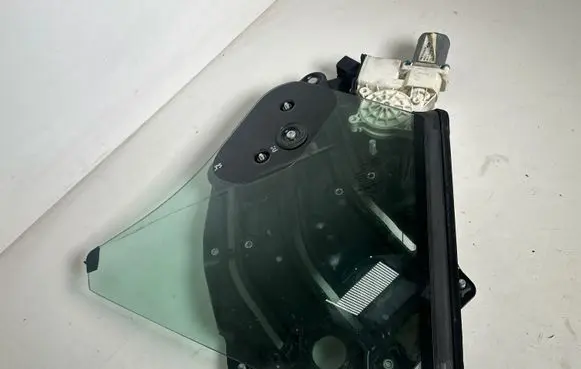 Ford Mustang VI Rear door window regulator with motor 