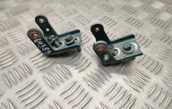 Peugeot 308 Tailgate/trunk/boot hinge