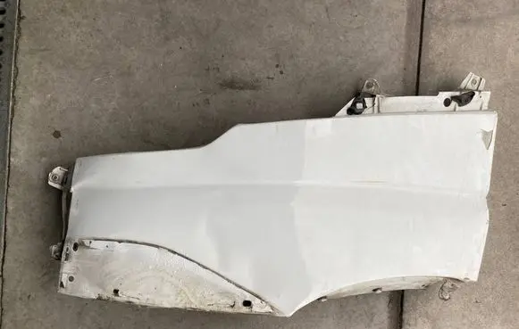 Iveco Daily 6th gen Fender 