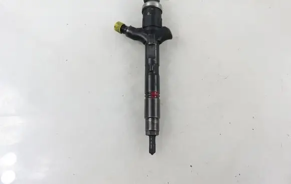 Toyota Avensis T220 Fuel injector 2367027030