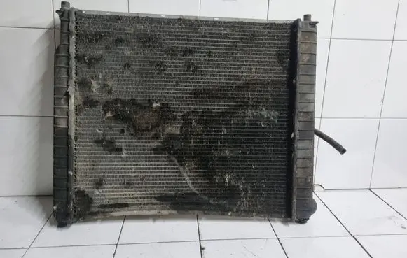 Jaguar XJ X300 Coolant radiator