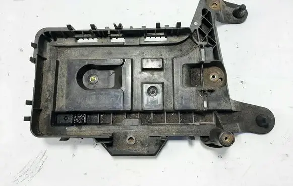 Volkswagen Tiguan Battery box tray 1K0915333H