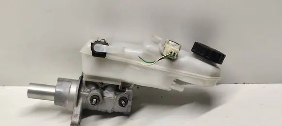 Toyota Avensis T270 Master brake cylinder