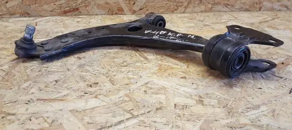 Volvo V40 Front lower control arm/wishbone AV613A262DA