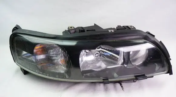 Volvo V70 Headlight/headlamp 30655906 89008798 89031160