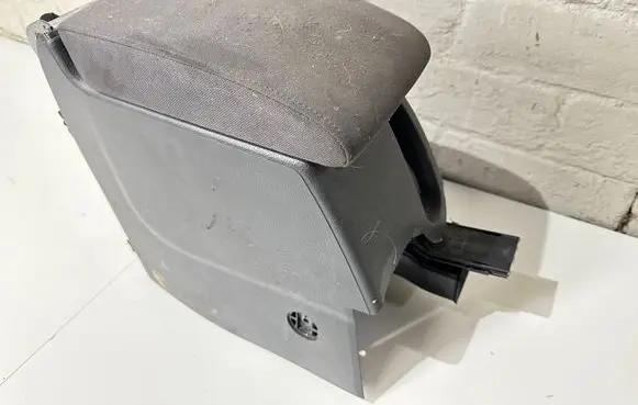 Volkswagen Golf Plus Armrest 5M0864207C 1091850 960110