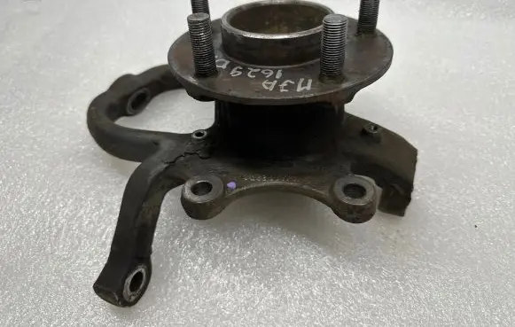 Jaguar XK8 - XKR Front wheel hub spindle knuckle MJA1629DA 10075111453