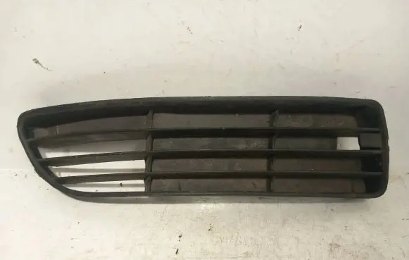 Audi A4 S4 B5 8D Front bumper lower grill 8D0807346G