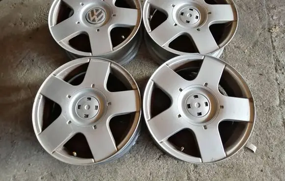 Volkswagen Golf IV R15 alloy rim 1J0601025B
