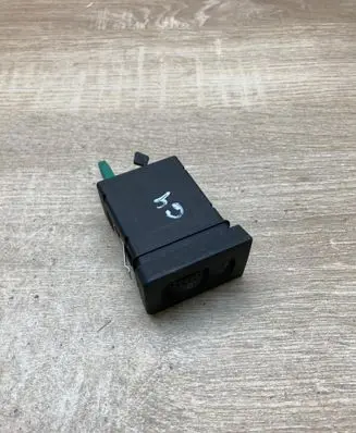Volkswagen Jetta IV Seat heating switch 1J0963563B